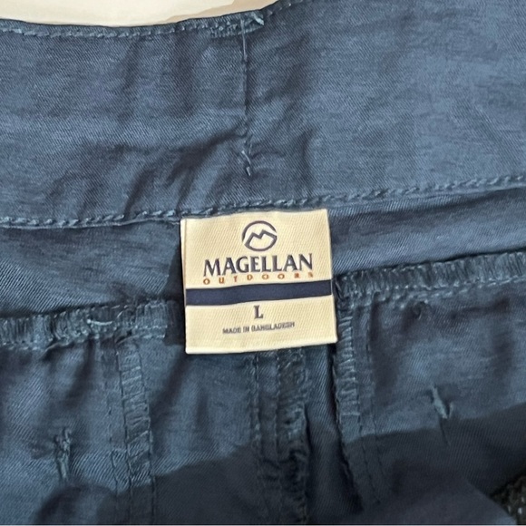 Magellan Outdoors Blue Women's Shorts Size L - Picture 4 of 5